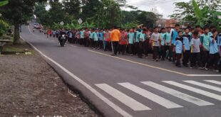 Pramuli Somagede Ambil Bagian Pada Pengamanan Peserta Jalan Sehat Dalam Rangka HUT PGRI dan HGN Tahun 2025